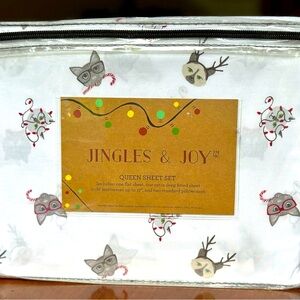 Jingles & Joy Queen Microfiber Sheet Set with cat holiday design